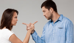 La oposición sistemática revela mecanismos emocionales profundos.