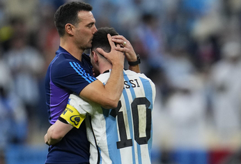 El exdelantero italiano Cassano visitó a Messi y la respuesta del 10 lo dejó sin palabras. El exdelantero italiano Cassano visitó a Messi y la respuesta del 10 lo dejó sin palabras.