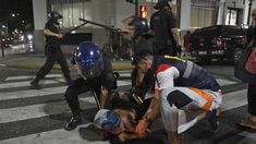 La Policía Federal en acción contra los manifestantes.