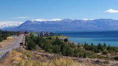Este pueblo con grandes paisajes se encuentra cerca de la ciudad de Perito Moreno. Este pueblo con grandes paisajes se encuentra cerca de la ciudad de Perito Moreno.