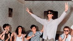 Charly García, Fito Páez, Andrés Calamaro y León Gieco aplauden a Luis Alberto Spinetta. Charly García, Fito Páez, Andrés Calamaro y León Gieco aplauden a Luis Alberto Spinetta.