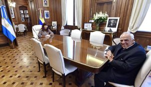 Cristina recibió a Samper en su despacho.