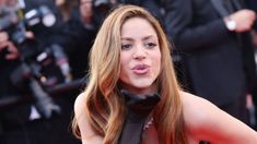 Shakira se mudó a Miami con sus hijos y se despidió de Gerard Piqué. Shakira se mudó a Miami con sus hijos y se despidió de Gerard Piqué.