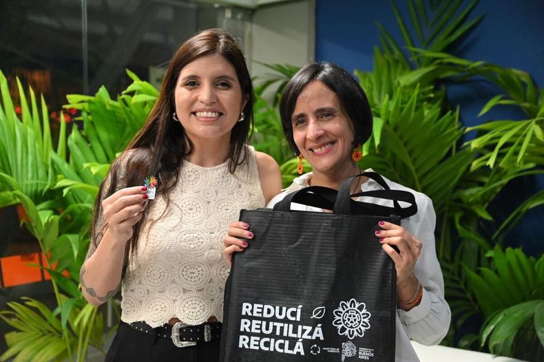 Daniela Vilar y la ministra de Ambiente colombiana, Susana Muhamad, en la COP 16.