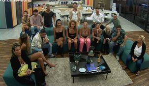 Los participantes de Gran Hermano fueron a votar luego del regreso de Jenifer. Los participantes de Gran Hermano fueron a votar luego del regreso de Jenifer.