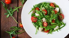 Con solo tres ingredientes se puede lograr esta ensalada fresca y saludable. Con solo tres ingredientes se puede lograr esta ensalada fresca y saludable.