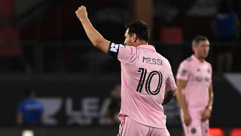 El 10 hizo un doblete contra Dallas.