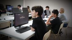 Las IA fomentan el individualismo, lo que dificulta que se asuma la memoria colectiva como un valor esencial para el crecimiento de un pueblo. Las IA fomentan el individualismo, lo que dificulta que se asuma la memoria colectiva como un valor esencial para el crecimiento de un pueblo.