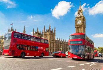 Los clásicos autobuses rojos de Londres.