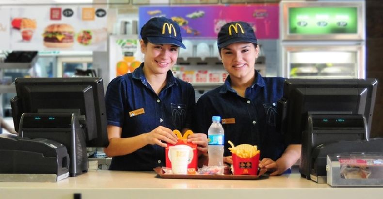 Mc Donalds busca empleados.