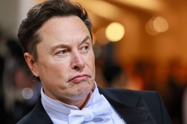 La Vanguardia abandona la red social y apunta contra Elon Musk.