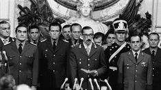 El dictador argentino Jorge Rafael Videla junto a los demás miembros de la junta y otros militares.