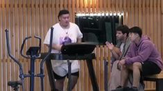 Martín se diferenció de sus compañeros tras la pelea de Furia con Coty en la casa de Gran Hermano. Martín se diferenció de sus compañeros tras la pelea de Furia con Coty en la casa de Gran Hermano.