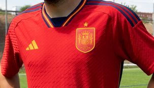España convocó a un goleador argentino.