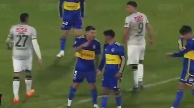 Gary Medel fue criticado en redes por la actitud contra Milton Delgado