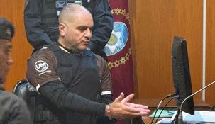Cositorto con la camiseta de Platense y chaleco antibalas.&nbsp;