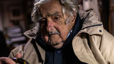 Pepe Mujica atraviesa una grave enfermedad a sus 89 años. Pepe Mujica atraviesa una grave enfermedad a sus 89 años.