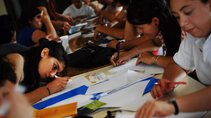 ólo el 7,4% de las adolescentes de bajo nivel socioeconómico tiene aprendizajes mínimos de Matemática en Argentina ólo el 7,4% de las adolescentes de bajo nivel socioeconómico tiene aprendizajes mínimos de Matemática en Argentina