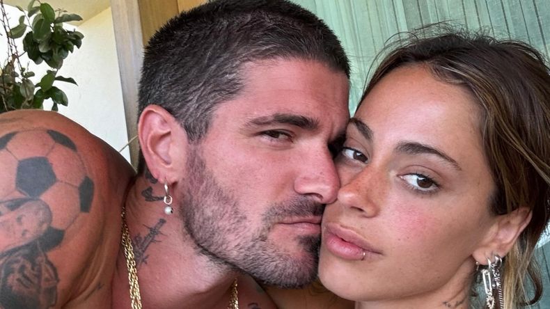 Rodrigo de De Paul y Tini Stoessel llevan varios años de relación y planean casarse. 