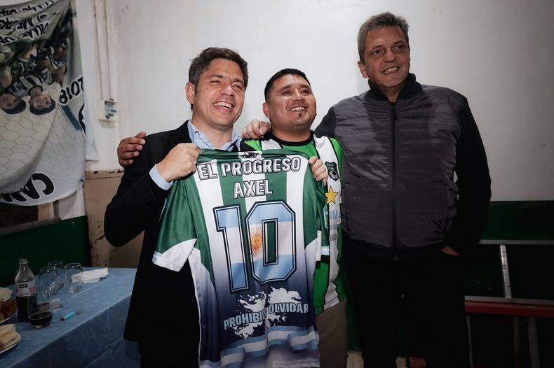 Axel Kicillof junto a Sergio Massa.