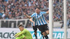 El festejo de gol de Gabriel Hauche en el clásico de Avellaneda. El festejo de gol de Gabriel Hauche en el clásico de Avellaneda.