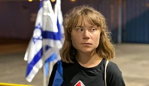 Thunberg y otros 11 activistas fueron detenidos este lunes en aguas internacionales. Thunberg y otros 11 activistas fueron detenidos este lunes en aguas internacionales.