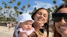 El primer video de Delfina García Moritán jugando en el mar con Ana en México El primer video de Delfina García Moritán jugando en el mar con Ana en México