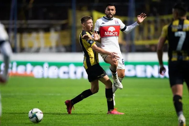 Deportivo Madryn se impuso en los penales y dejó a Tigre fuera de la