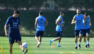 La Selección argentina realizó trabajos regenerativos luego de la caída ante Arabia Saudita en el debut en el Mundial Qatar 2022.