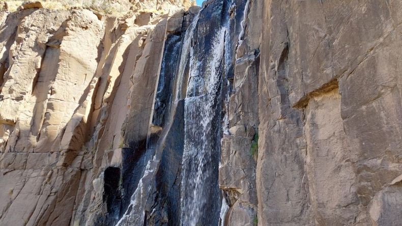 El Valle de la Luna y la cascada Pajchela, dos íconos naturales de la región.