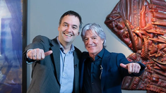 Manuel Adorni junto a su amigo, el periodista Marcelo Grandio.