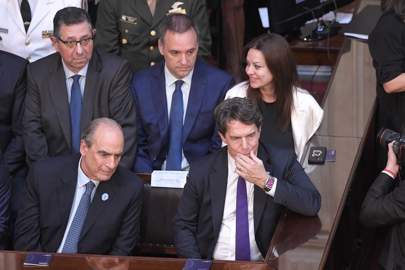 El gabinete de Javier Milei espera al Presidente al Congreso. El gabinete de Javier Milei espera al Presidente al Congreso.