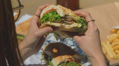 El restaurante de Buenos Aires que hace un sándwich de milanesa tucumano de locos. El restaurante de Buenos Aires que hace un sándwich de milanesa tucumano de locos.