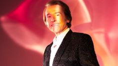 El artista español se presenta en un show en el Teatro Gran Rex. El artista español se presenta en un show en el Teatro Gran Rex.