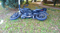 Así quedó la moto tras el choque con el VW Passat. Así quedó la moto tras el choque con el VW Passat.