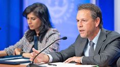 Luis Cubeddu, jefe del caso argentino en el FMI junto a la subdirectora gerente, Gita Gopinath. Luis Cubeddu, jefe del caso argentino en el FMI junto a la subdirectora gerente, Gita Gopinath.