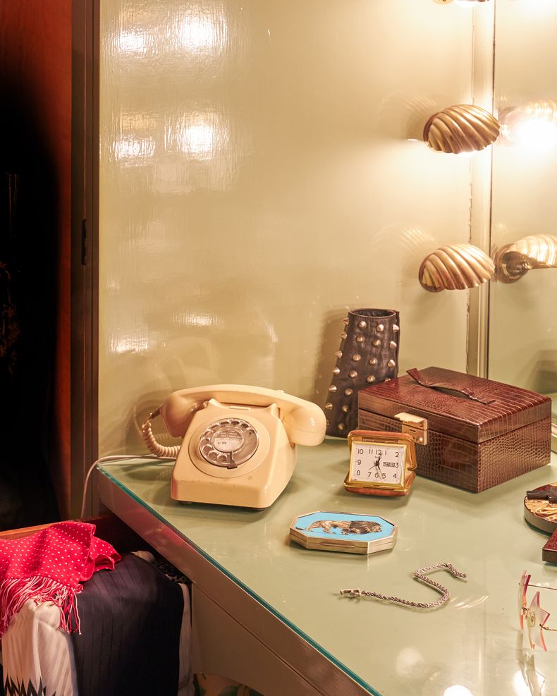 Subastan objetos de la extensa colección privada de Freddie Mercury 3 freddie mercury objetos
