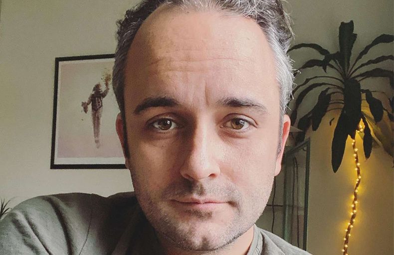 Hoy se conoció la muerte del productor James Barker, tras el comunicado reciente del reality Love Island USA.