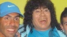 El encuentro de La Mona Jiménez y Tevez para cumplirle el sueño a su hija El encuentro de La Mona Jiménez y Tevez para cumplirle el sueño a su hija