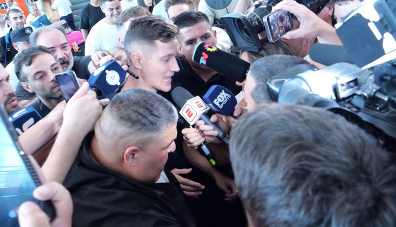 Ander Herrera llegó a la Argentina para sumarse a Boca.