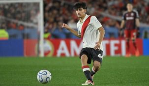 El juvenil Lucas Silva metió un golazo con el que River selló el 3 a 0 ante Blooming.&nbsp;