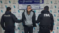 El hombre de 41 años fue detenido inmediatamente por la Policía de Mar del Plata. El hombre de 41 años fue detenido inmediatamente por la Policía de Mar del Plata.