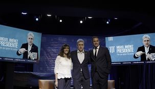 Miguel Jiménez junto a Julia Romano y Hernán Sormani. Miguel Jiménez junto a Julia Romano y Hernán Sormani.
