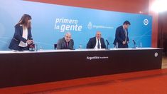 Ministros brindaron una conferencia de prensa tras la reunión de gabinete. Ministros brindaron una conferencia de prensa tras la reunión de gabinete.