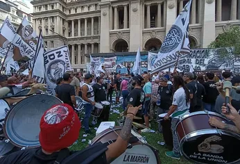 Movilización de judiciales frente a Tribunales contra la reforma laboral. Movilización de judiciales frente a Tribunales contra la reforma laboral.