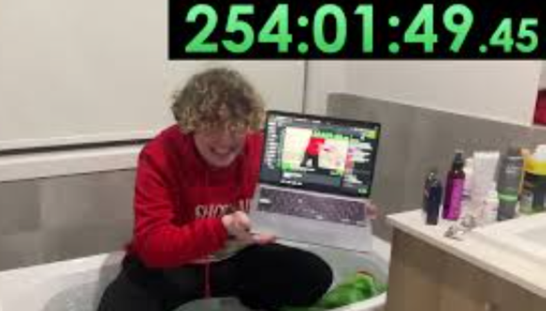 El youtuber tuvo alucinaciones y cambios de humor en medio del reto viral.