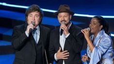 Javier Milei se subió al escenario y cantó Libre junto a dos artistas israelíes.