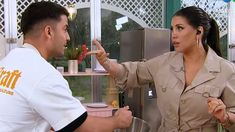 Wanda Nara arrinconó a Gastón Edul en sus propias redes sociales. Wanda Nara arrinconó a Gastón Edul en sus propias redes sociales.