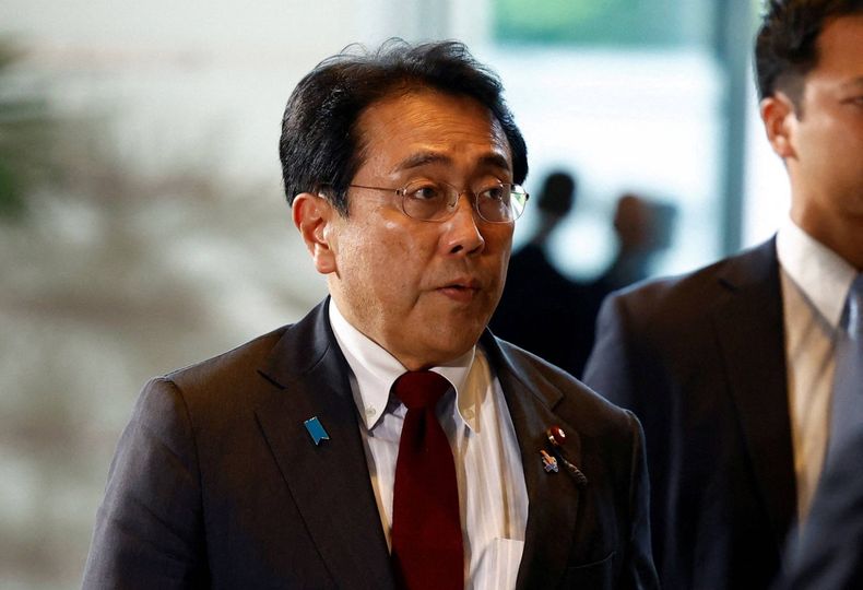 El ministro de Revitalización Económica de Japón