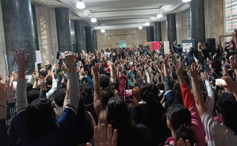 Este lunes se desarrollaron diferentes asambleas en las universidades.